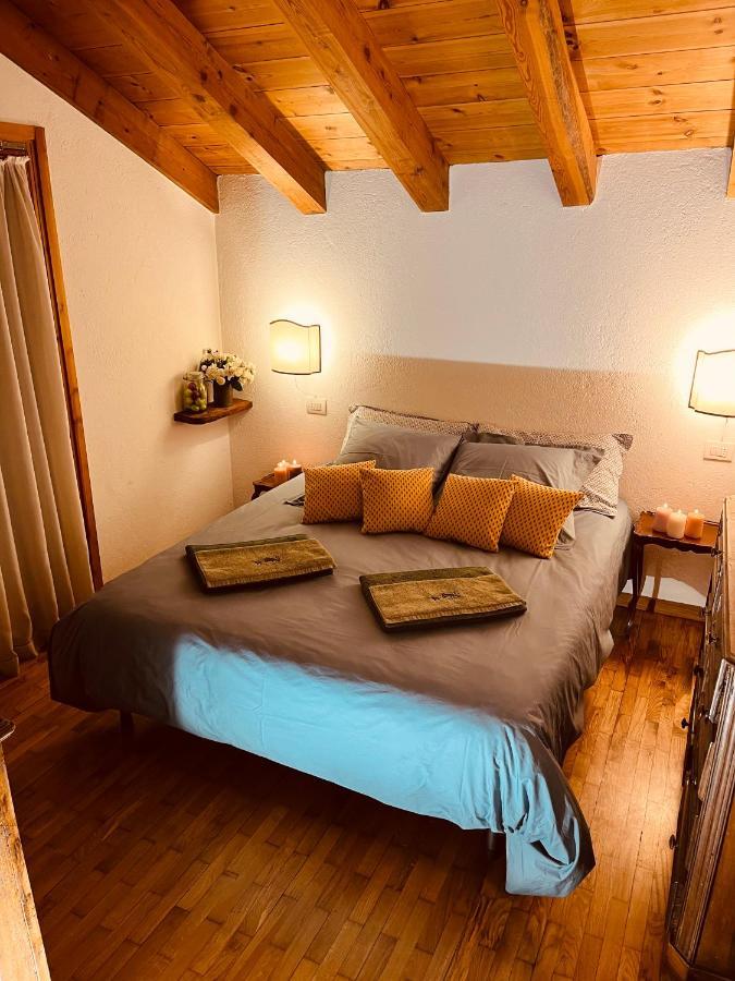 Chalet Blanc Coeur Sapin Courmayeur Extérieur photo