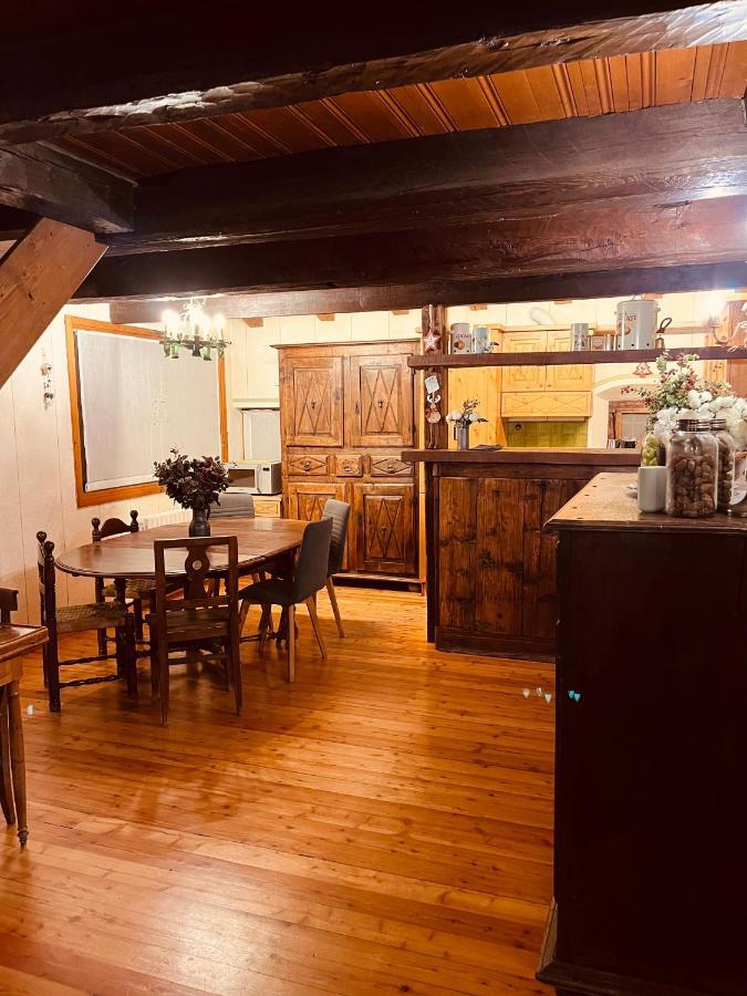 Chalet Blanc Coeur Sapin Courmayeur Extérieur photo
