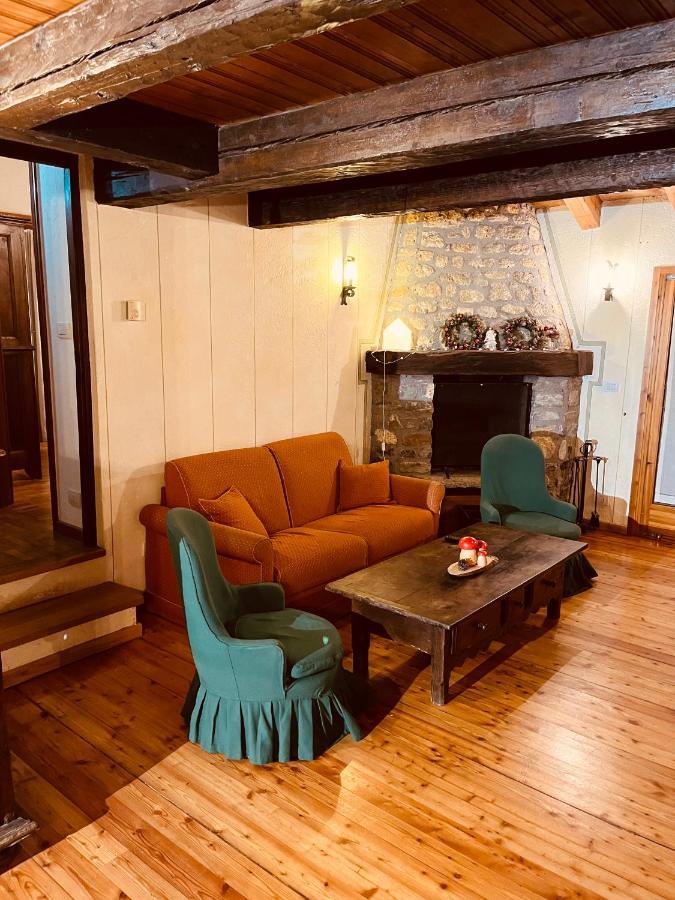 Chalet Blanc Coeur Sapin Courmayeur Extérieur photo
