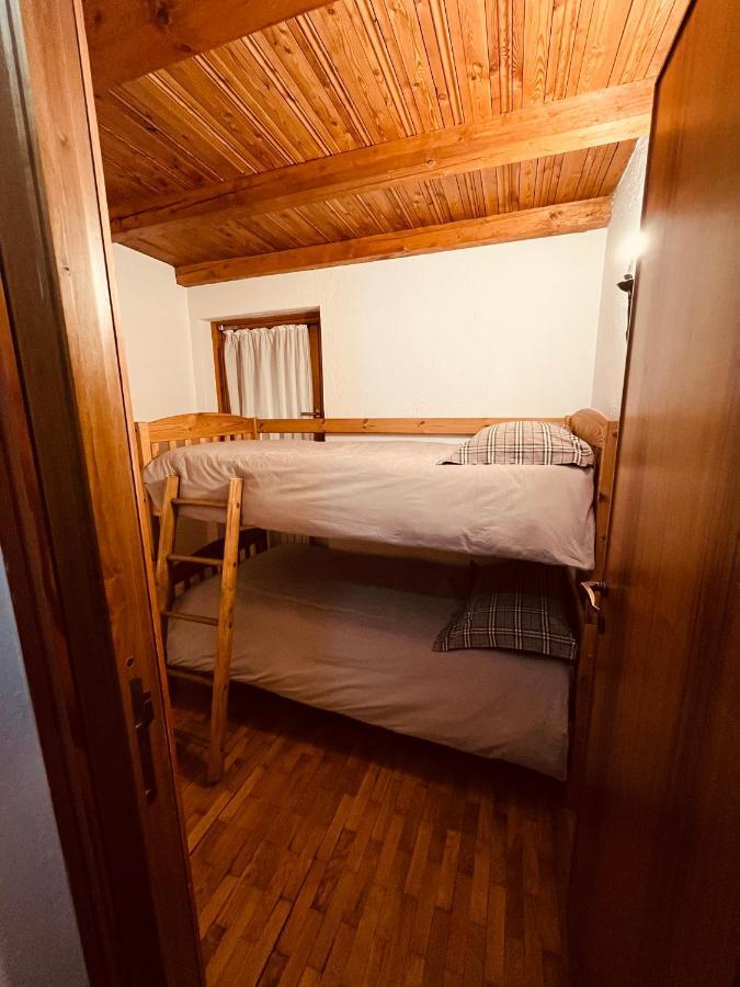 Chalet Blanc Coeur Sapin Courmayeur Extérieur photo