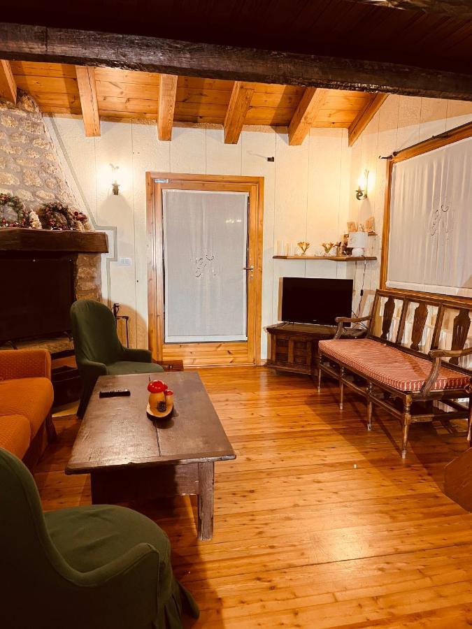 Chalet Blanc Coeur Sapin Courmayeur Extérieur photo